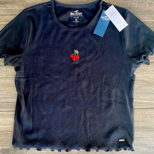 🍒 Hollister Women’s Baby Tee 🍒